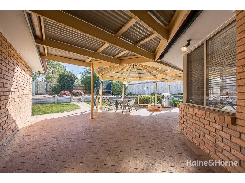 55 BALMORAL CIRCUIT, Sunbury VIC 3429