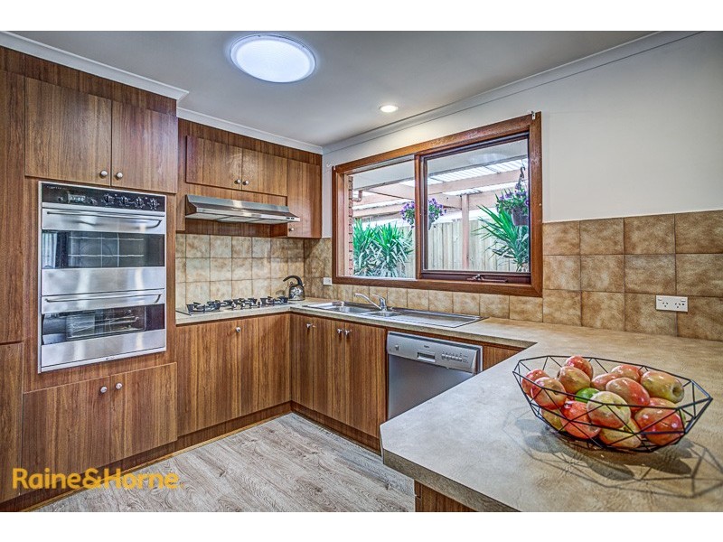 5 Fisher Court, Sunbury VIC 3429