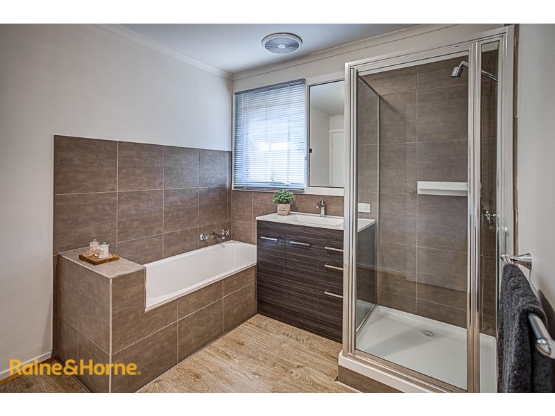 5 Fisher Court, Sunbury VIC 3429