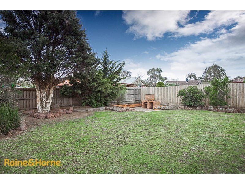 5 Fisher Court, Sunbury VIC 3429