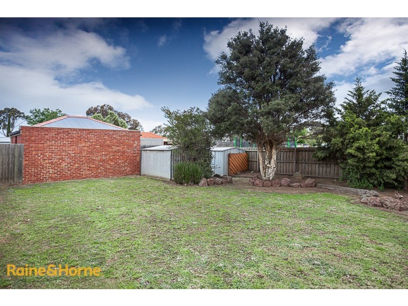 5 Fisher Court, Sunbury VIC 3429