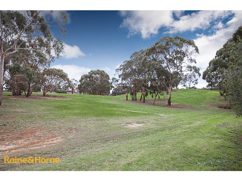 55 Balmoral Circuit, Sunbury VIC 3429