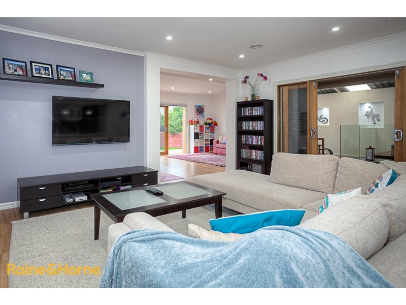 13 Possum Tail Run, Sunbury VIC 3429