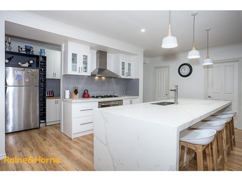 13 Possum Tail Run, Sunbury VIC 3429