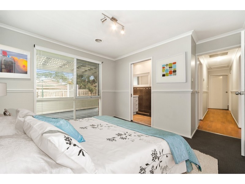 41 McEwen Drive, Sunbury VIC 3429