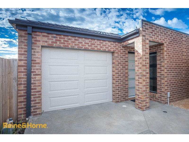 8/8 Pads Way, Sunbury VIC 3429