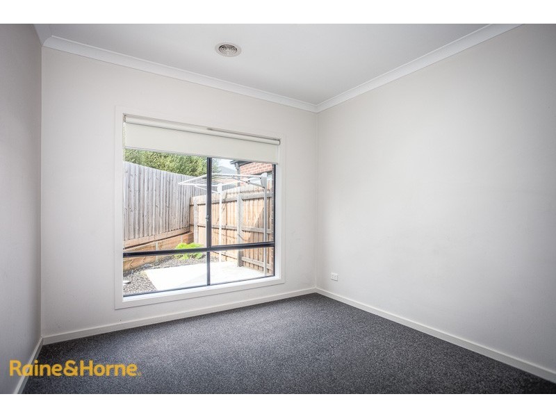 8/8 Pads Way, Sunbury VIC 3429