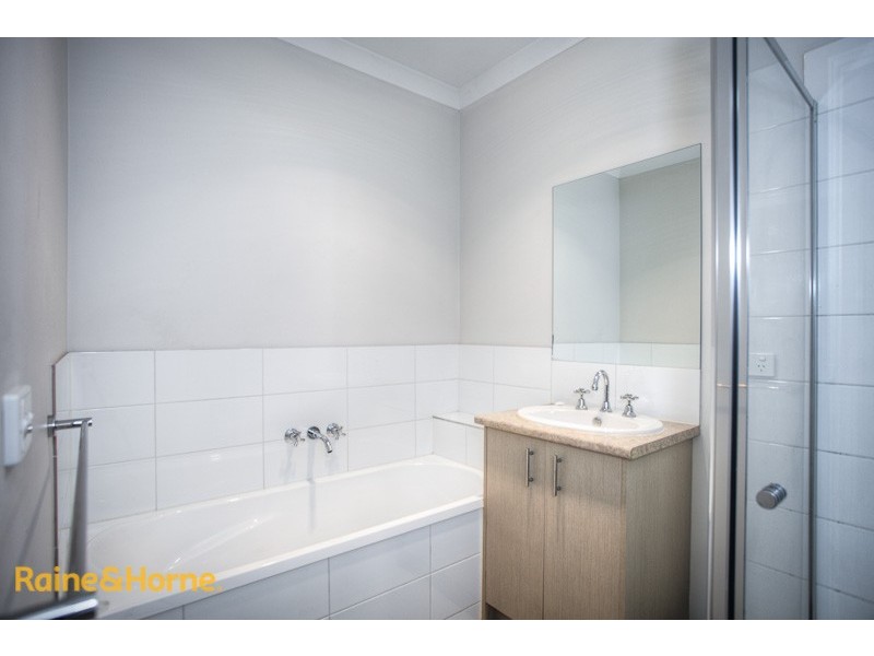 8/8 Pads Way, Sunbury VIC 3429