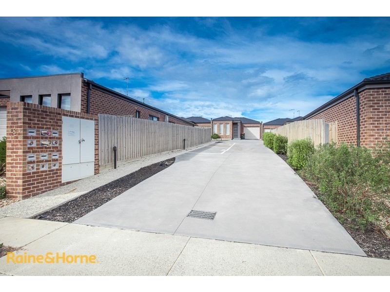 8/8 Pads Way, Sunbury VIC 3429