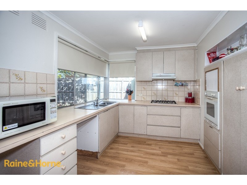 5 Hood Crescent, Sunbury VIC 3429