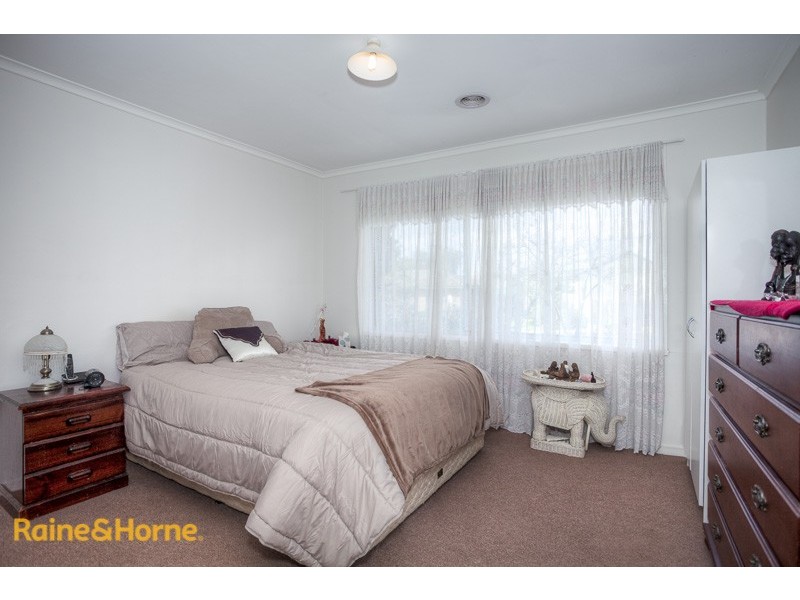 5 Hood Crescent, Sunbury VIC 3429