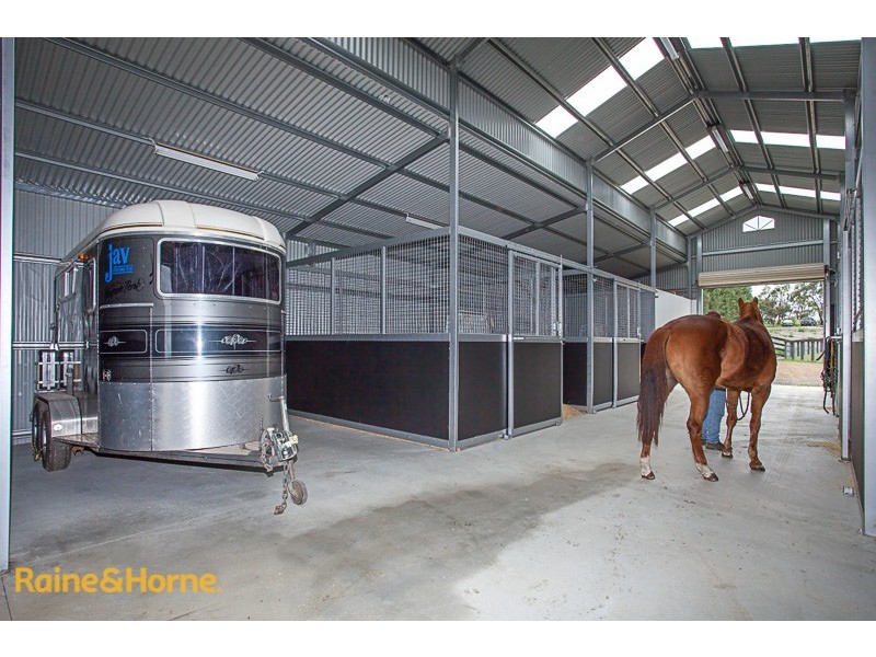 261 MT ELIZA RD, Riddells Creek VIC 3431