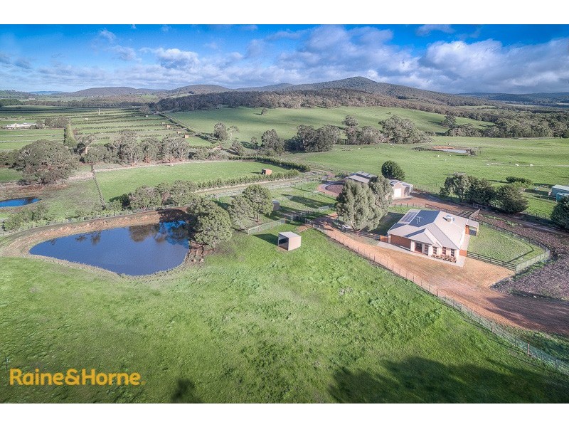 261 MT ELIZA RD, Riddells Creek VIC 3431