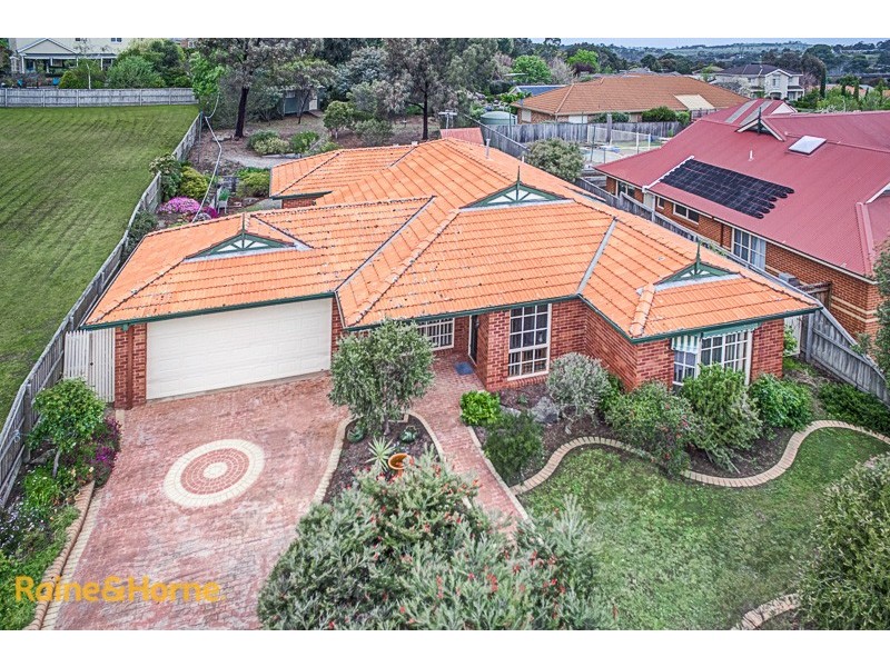 102 Yellowgum Boulevard, Sunbury VIC 3429