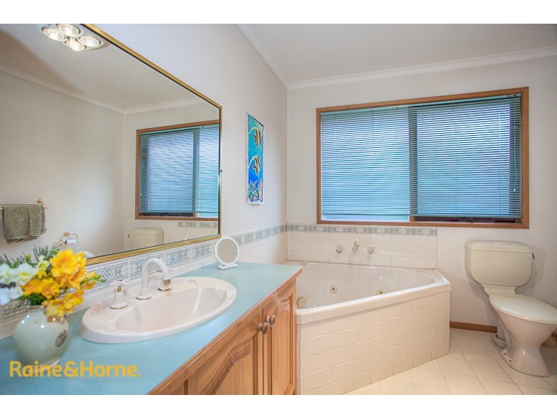 102 Yellowgum Boulevard, Sunbury VIC 3429