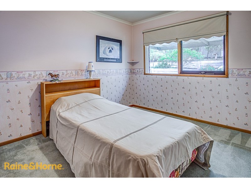 102 Yellowgum Boulevard, Sunbury VIC 3429