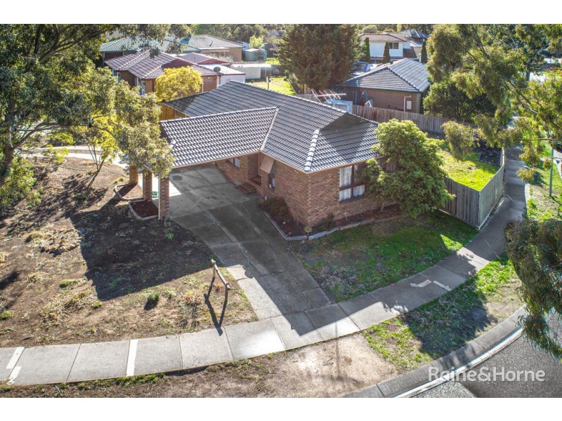 6 McEwen Drive, Sunbury VIC 3429