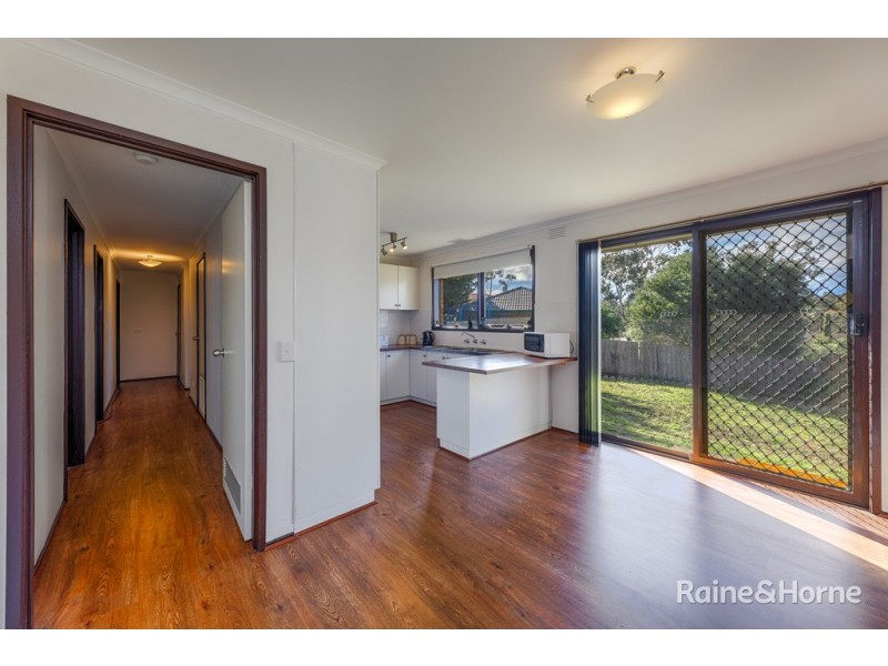6 McEwen Drive, Sunbury VIC 3429