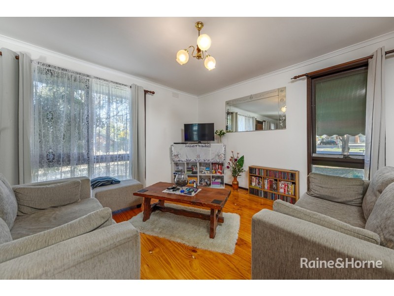 6 McEwen Drive, Sunbury VIC 3429