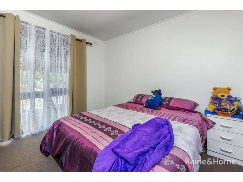 6 McEwen Drive, Sunbury VIC 3429