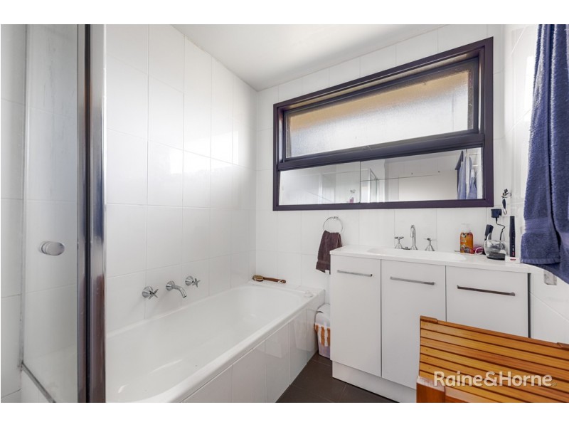 6 McEwen Drive, Sunbury VIC 3429
