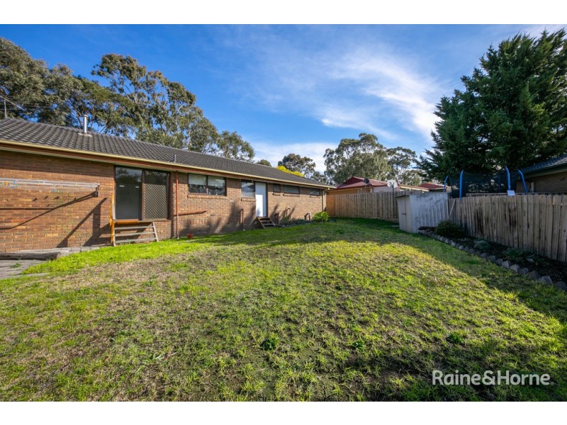 6 McEwen Drive, Sunbury VIC 3429