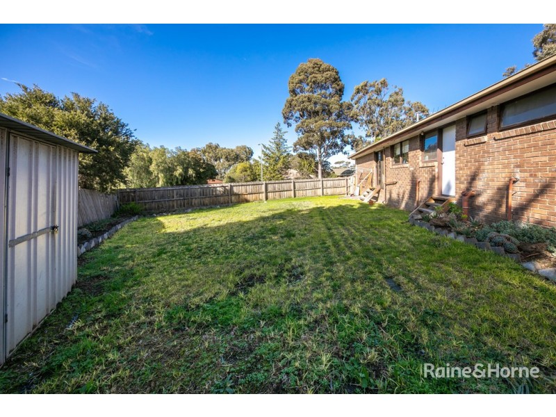 6 McEwen Drive, Sunbury VIC 3429