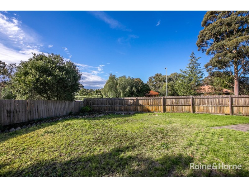 6 McEwen Drive, Sunbury VIC 3429