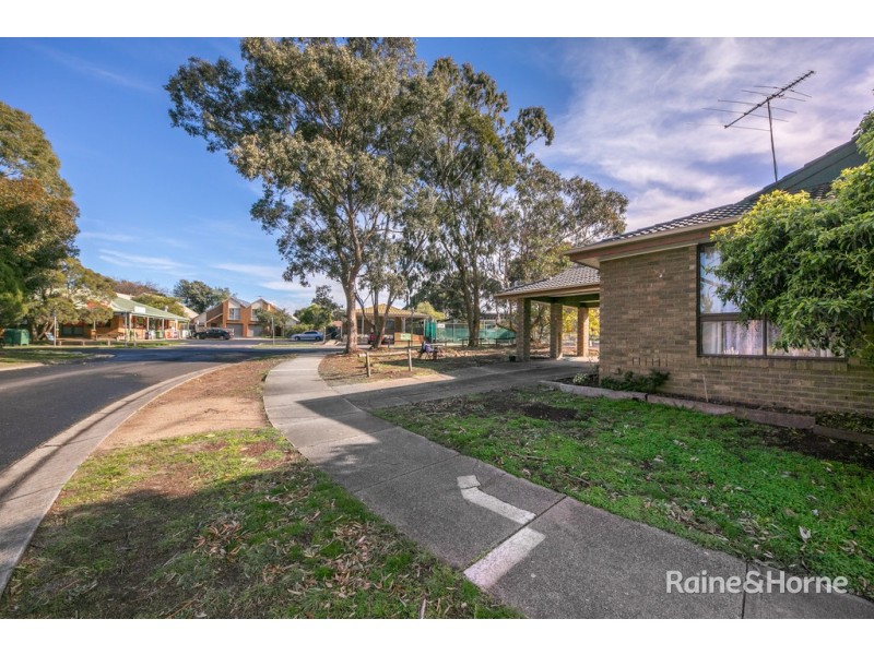 6 McEwen Drive, Sunbury VIC 3429