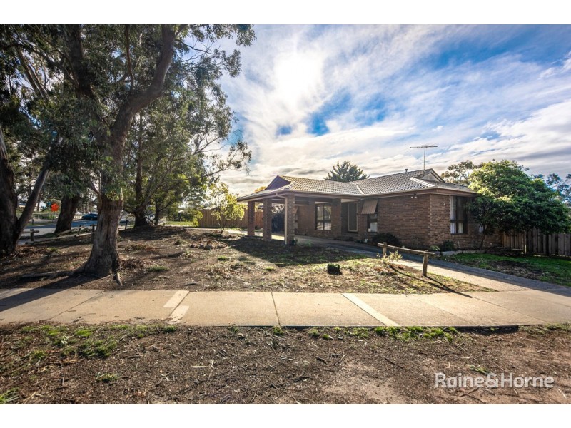 6 McEwen Drive, Sunbury VIC 3429