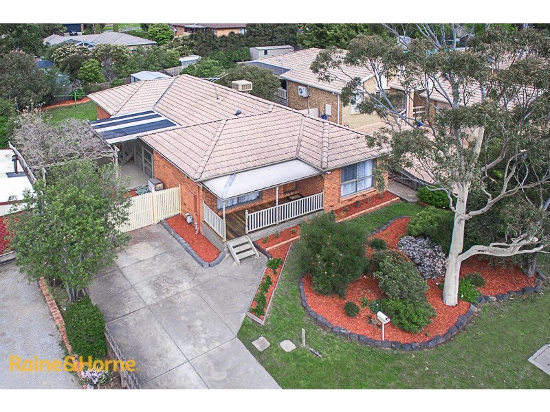 5 Lawrence Avenue, Sunbury VIC 3429
