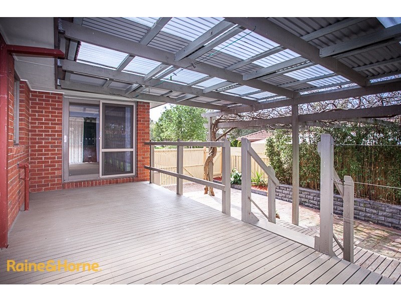 5 Lawrence Avenue, Sunbury VIC 3429