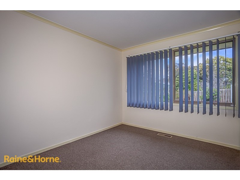 5 Lawrence Avenue, Sunbury VIC 3429