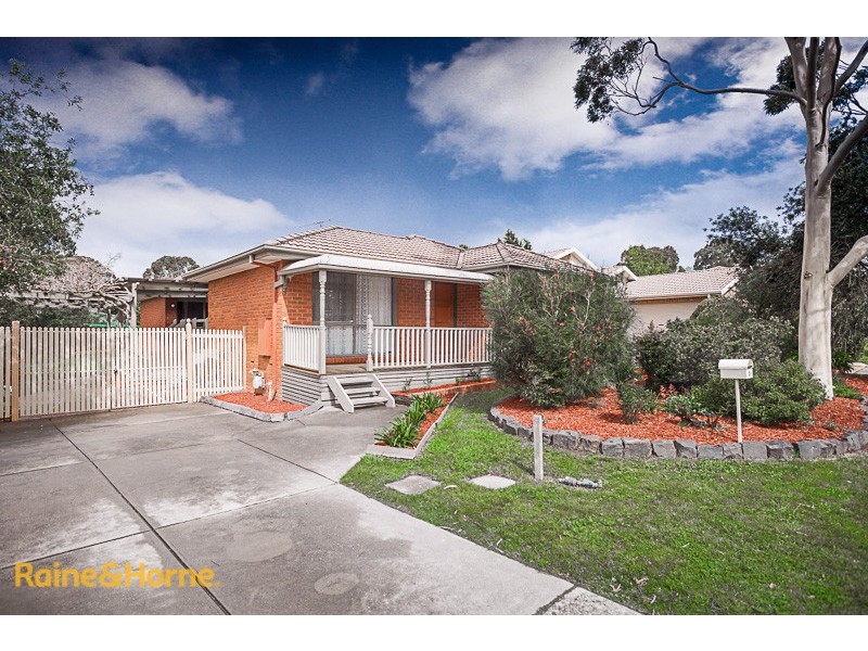 5 Lawrence Avenue, Sunbury VIC 3429