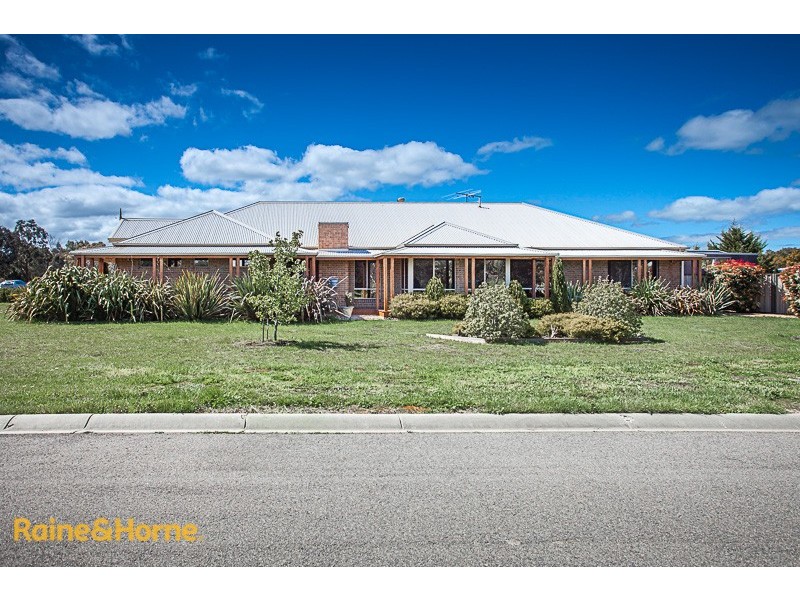 18 Whittakers Lane, Riddells Creek VIC 3431