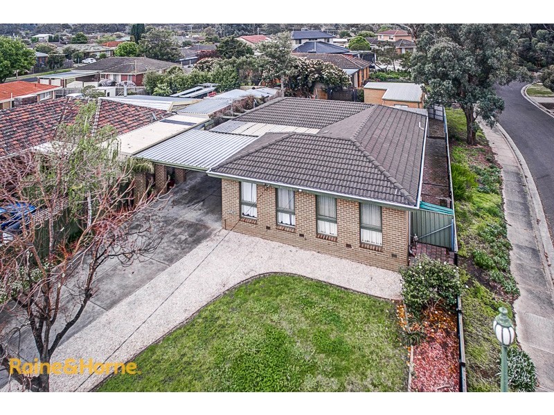 61 Higgins Avenue, Sunbury VIC 3429