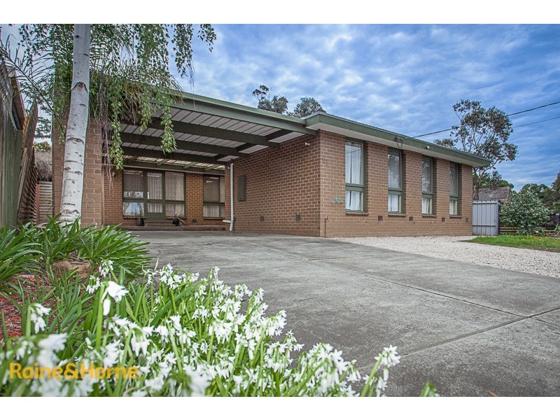 61 Higgins Avenue, Sunbury VIC 3429