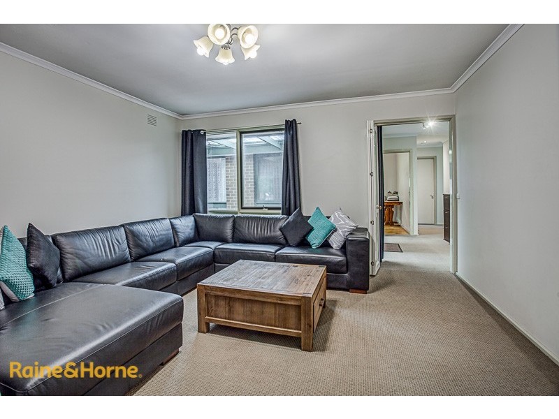 61 Higgins Avenue, Sunbury VIC 3429