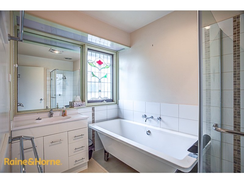 61 Higgins Avenue, Sunbury VIC 3429