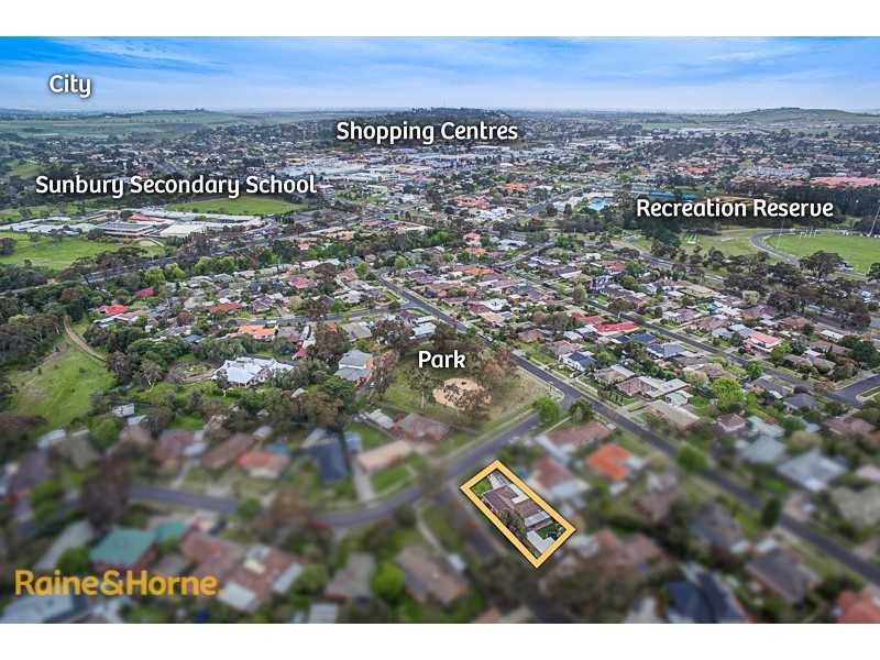 61 Higgins Avenue, Sunbury VIC 3429