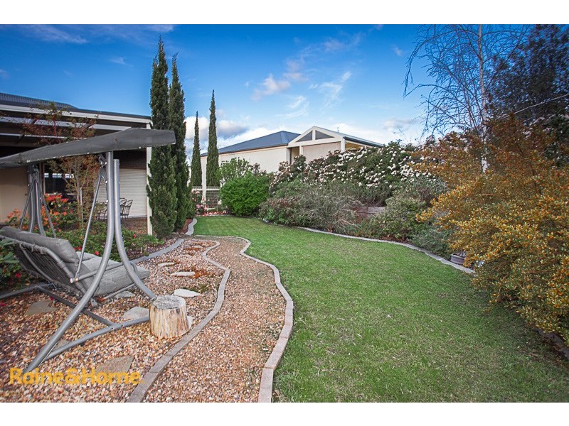 6 Kurung Court West, Gisborne VIC 3437