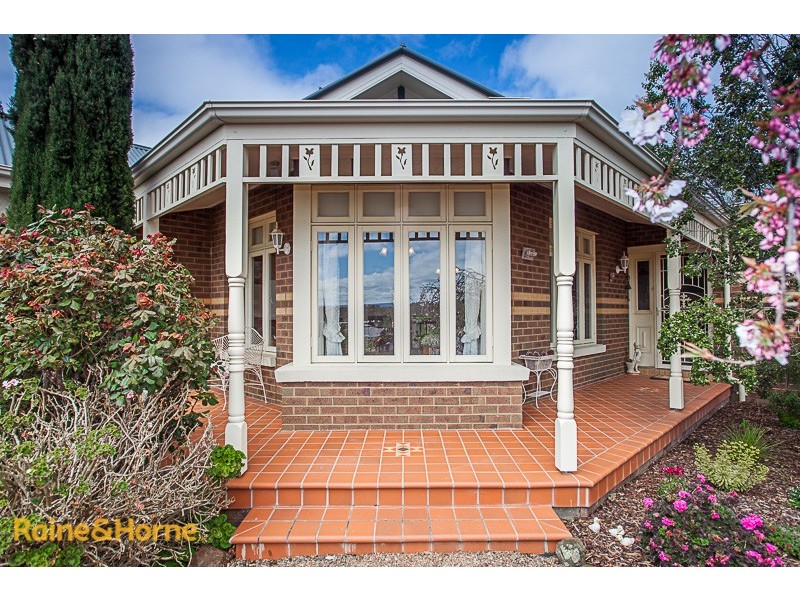 6 Kurung Court West, Gisborne VIC 3437