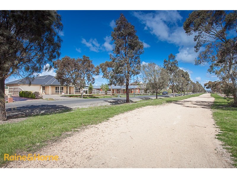 46 The Skyline, Sunbury VIC 3429