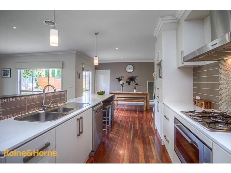 23 Liquidamber Way, Sunbury VIC 3429