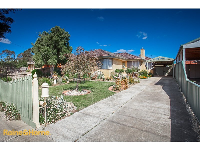 7 Melba Avenue, Sunbury VIC 3429