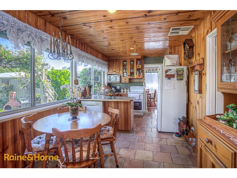 7 Melba Avenue, Sunbury VIC 3429