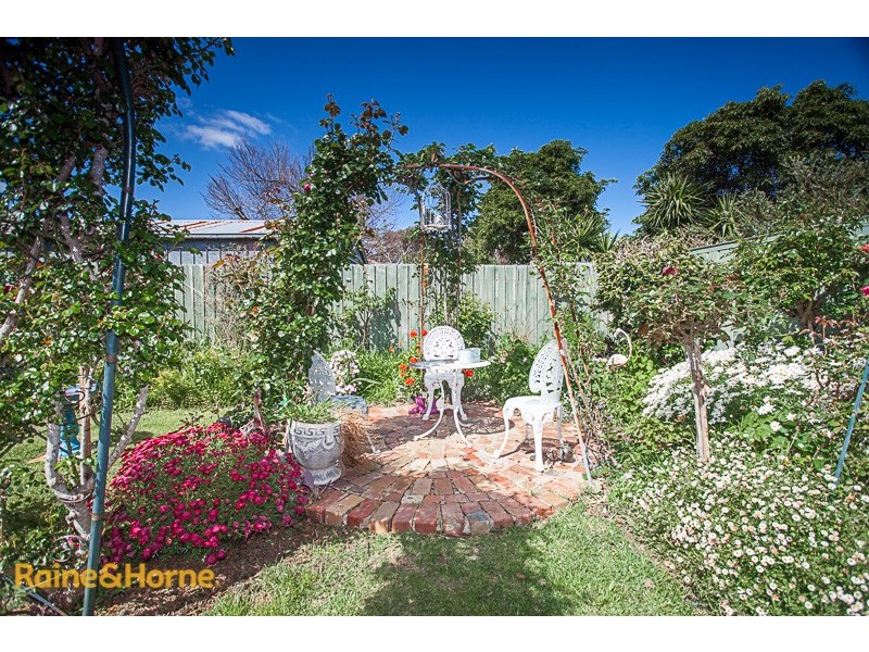 7 Melba Avenue, Sunbury VIC 3429