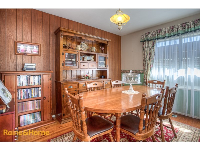 7 Melba Avenue, Sunbury VIC 3429