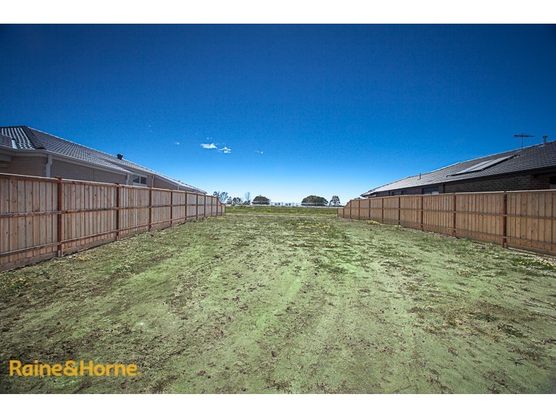 17 Wildflower Drive, Sunbury VIC 3429