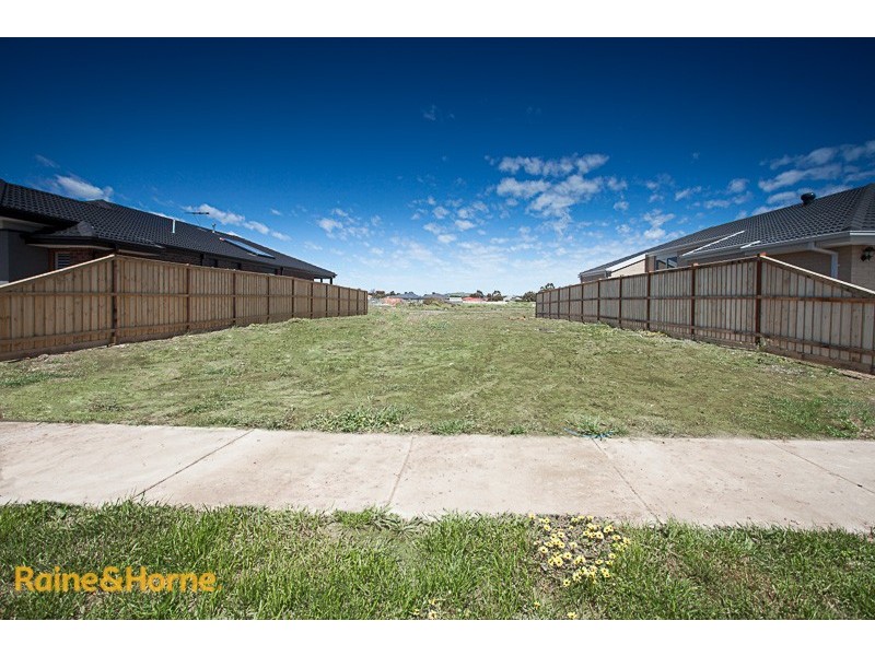 17 Wildflower Drive, Sunbury VIC 3429